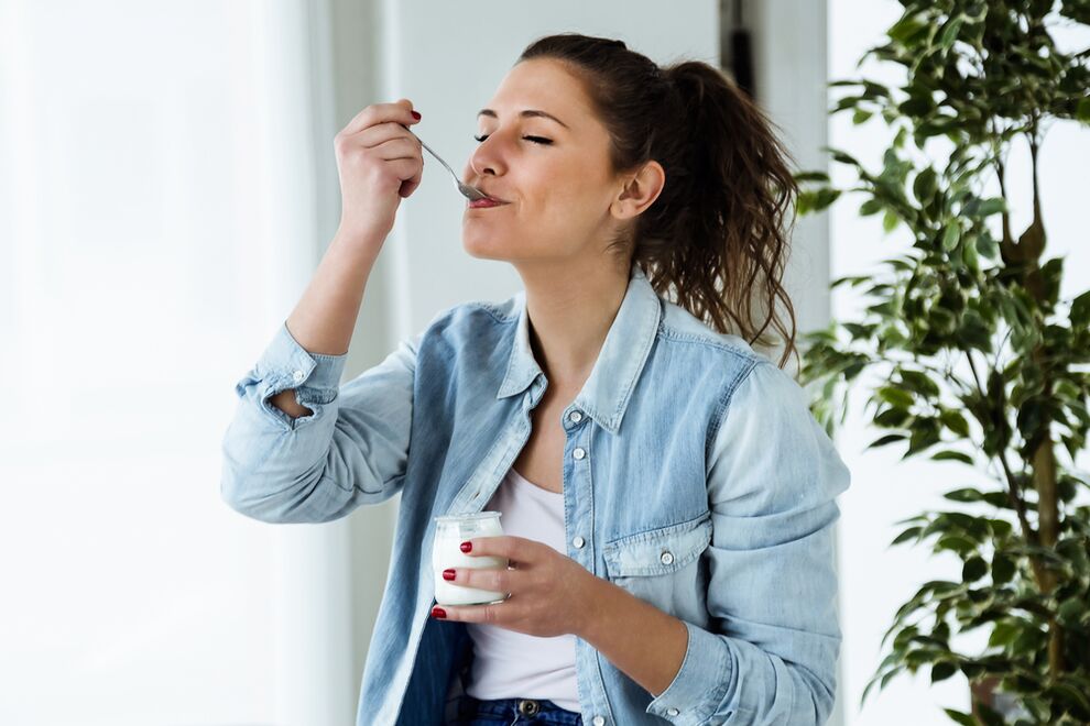 A joghurt rendszeres fogyasztása javítja a bélműködést